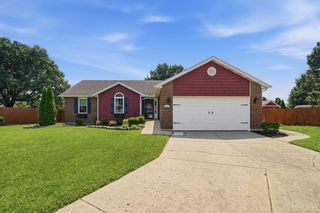 927 Golden Meadows Court, Trenton, OH 45050