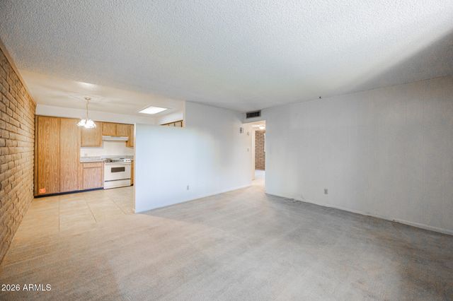 2219 W MORTEN Avenue 6, Phoenix, AZ 85021