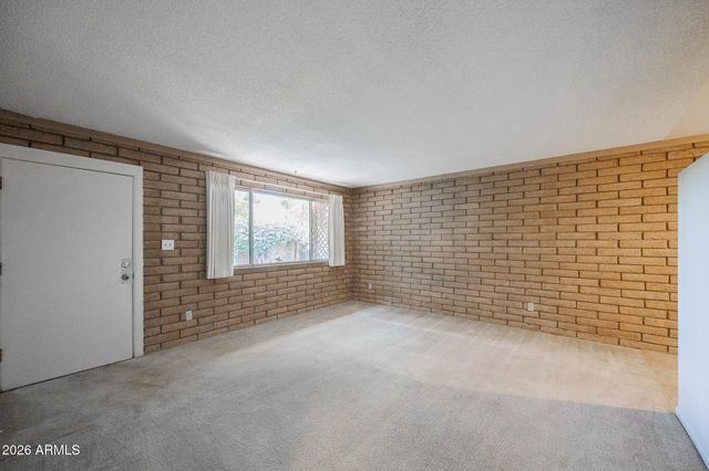 2219 W MORTEN Avenue 6, Phoenix, AZ 85021
