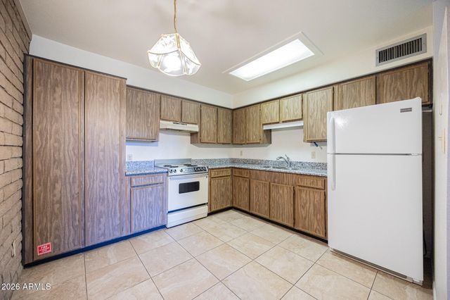 2219 W MORTEN Avenue 6, Phoenix, AZ 85021