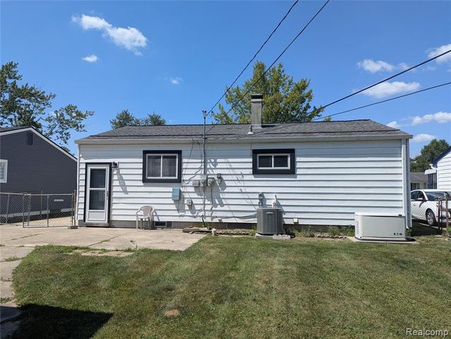 1657 Gloria Street, Westland, MI 48186