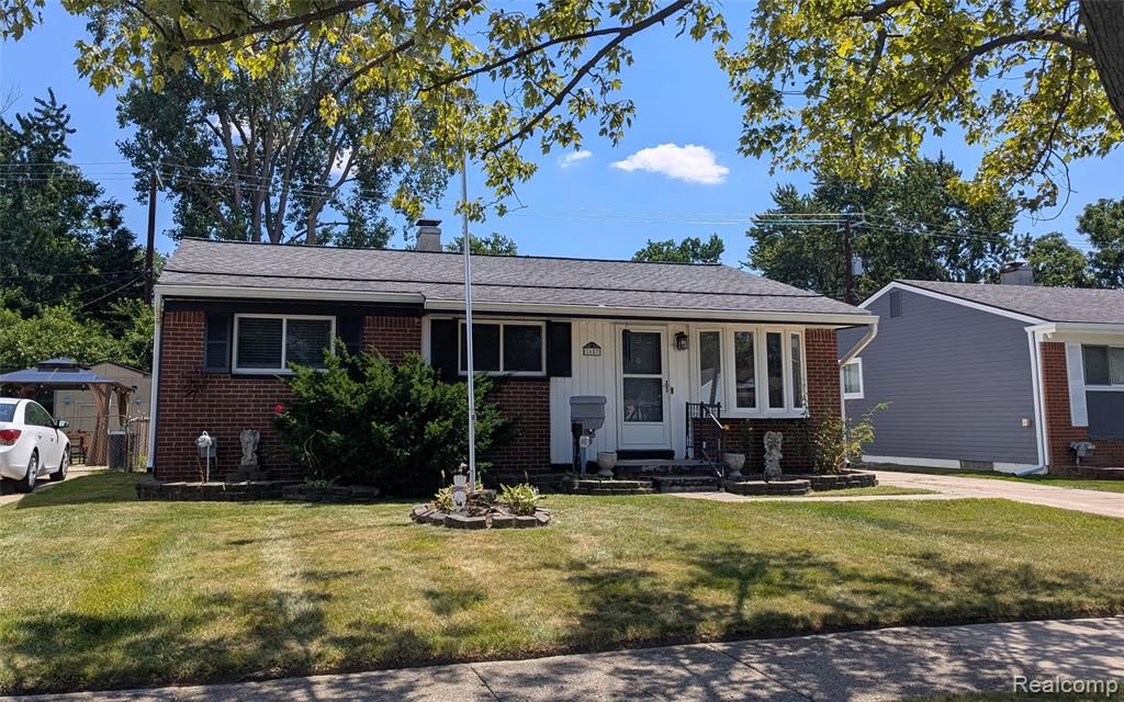 1657 Gloria Street, Westland, MI 48186