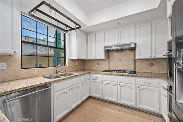 10668 Eastborne Avenue 207, Los Angeles, CA 90024