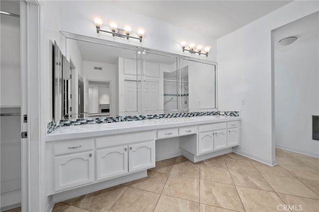10668 Eastborne Avenue 207, Los Angeles, CA 90024