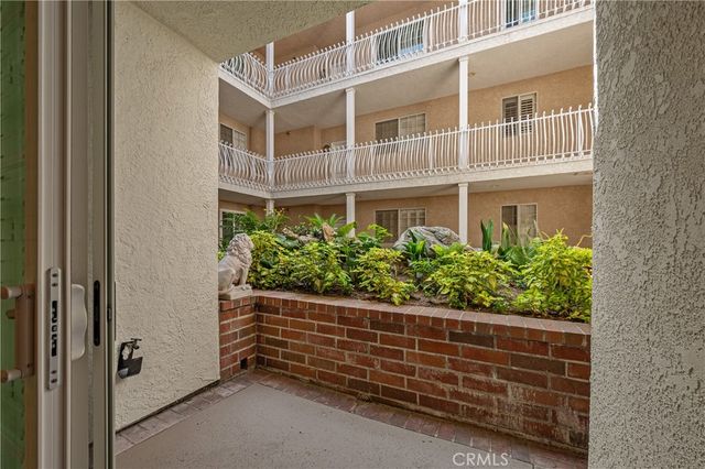 10668 Eastborne Avenue 207, Los Angeles, CA 90024