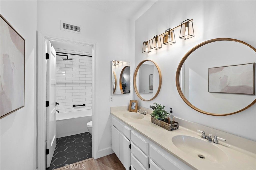 Image 22 of property listing at 9 Violado, Rancho Santa Margarita, CA 92688