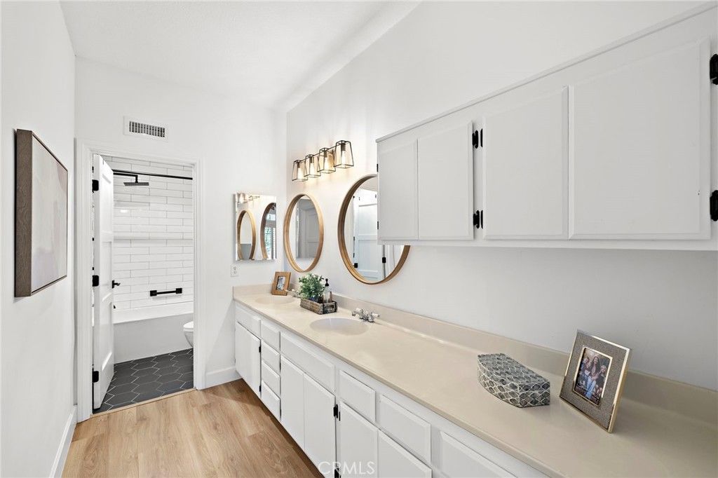 Image 23 of property listing at 9 Violado, Rancho Santa Margarita, CA 92688