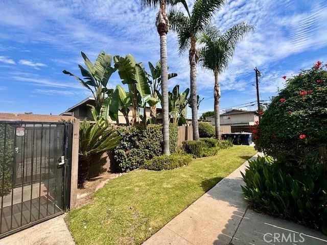 17102 Emerald 1, Huntington Beach, CA 92647