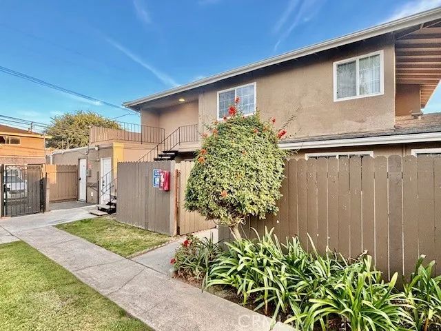 17102 Emerald 1, Huntington Beach, CA 92647