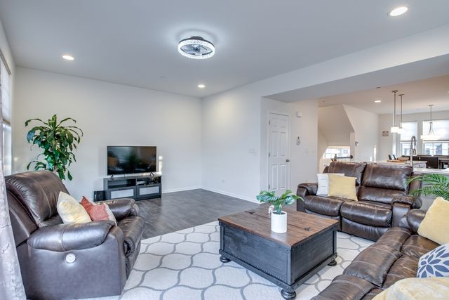 4477 Monroe Court, Naperville, IL 60564