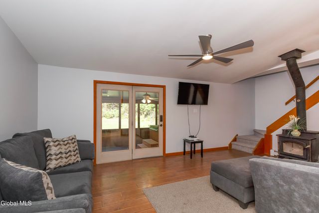 99A Beach Road, Halfmoon, NY 12065