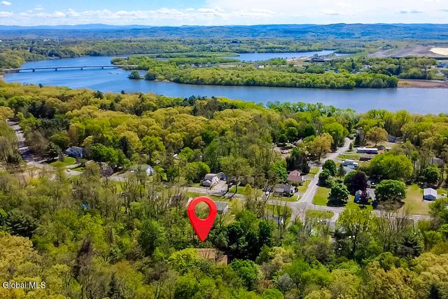99A Beach Road, Halfmoon, NY 12065