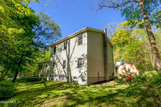 99A Beach Road, Halfmoon, NY 12065