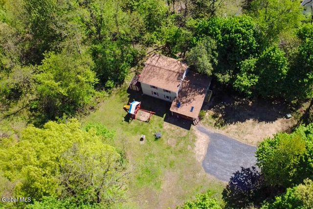 99A Beach Road, Halfmoon, NY 12065