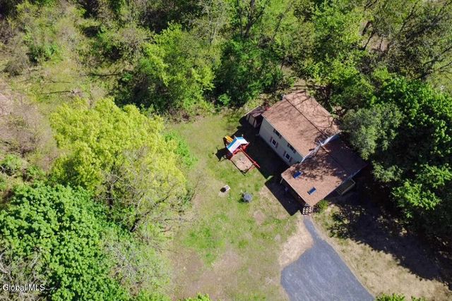 99A Beach Road, Halfmoon, NY 12065