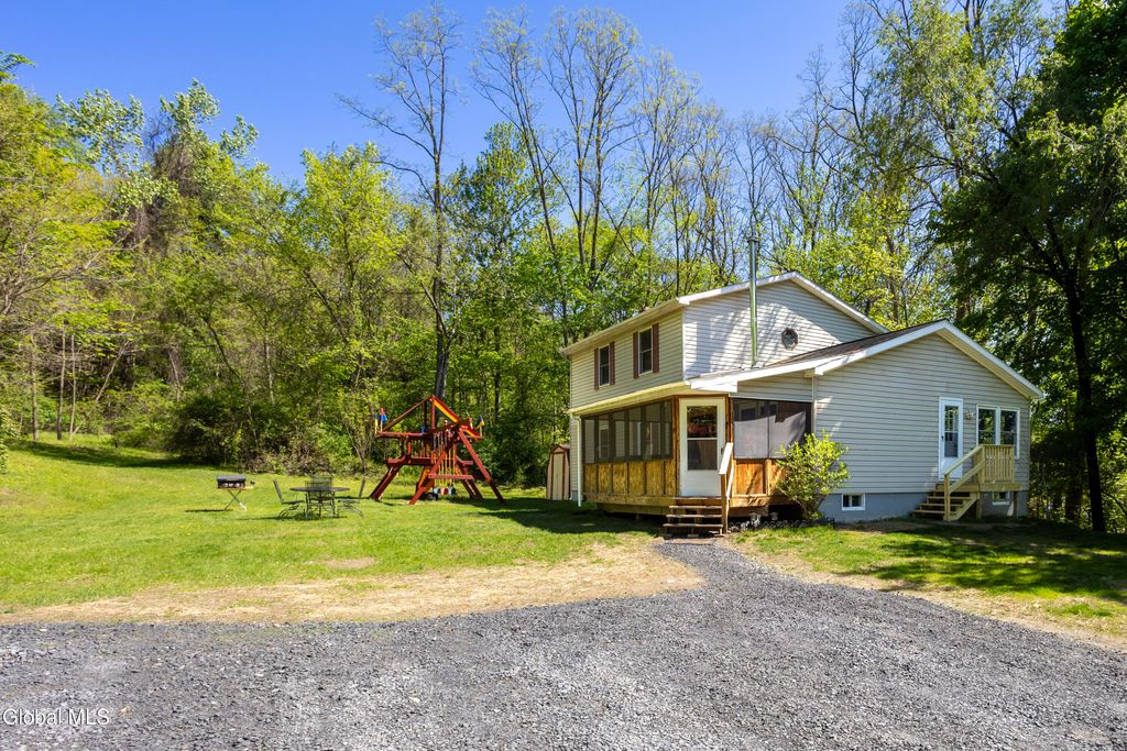 99A Beach Road, Halfmoon, NY 12065