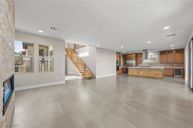 484 Crown Mesa Avenue, Las Vegas, NV 89138