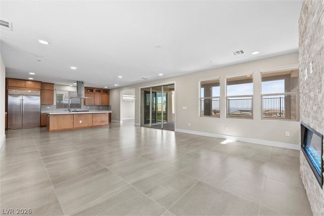 484 Crown Mesa Avenue, Las Vegas, NV 89138