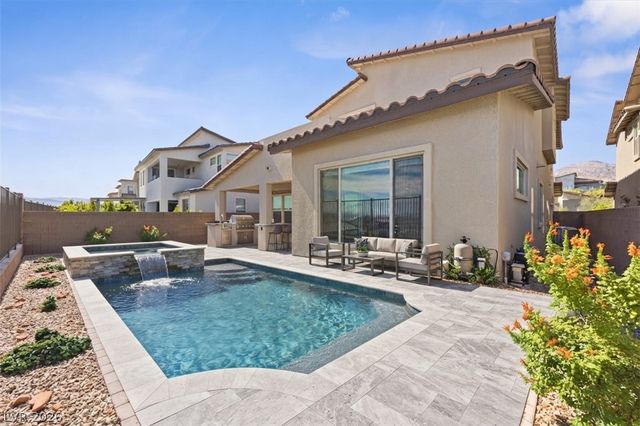 484 Crown Mesa Avenue, Las Vegas, NV 89138