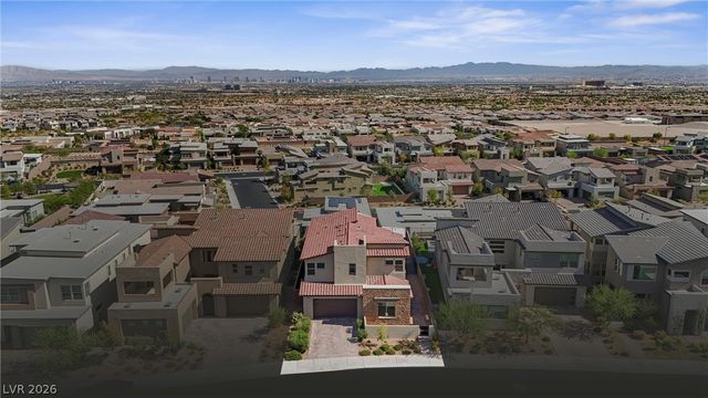 484 Crown Mesa Avenue, Las Vegas, NV 89138