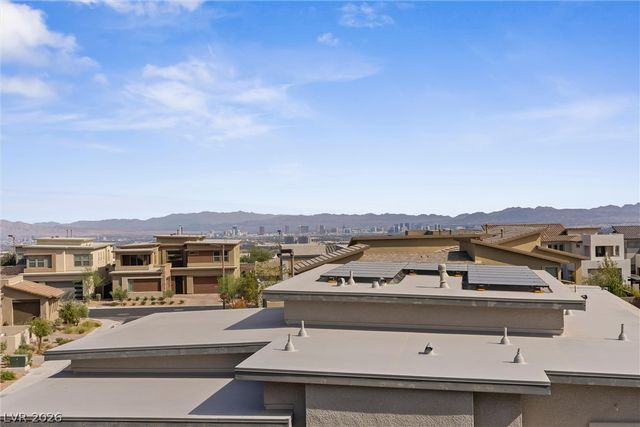 484 Crown Mesa Avenue, Las Vegas, NV 89138