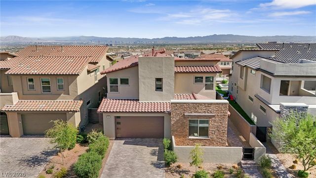 484 Crown Mesa Avenue, Las Vegas, NV 89138