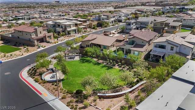484 Crown Mesa Avenue, Las Vegas, NV 89138