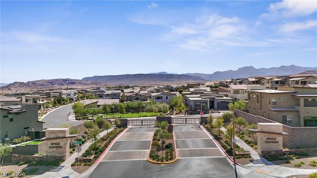 484 Crown Mesa Avenue, Las Vegas, NV 89138