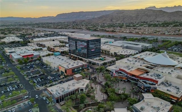 484 Crown Mesa Avenue, Las Vegas, NV 89138