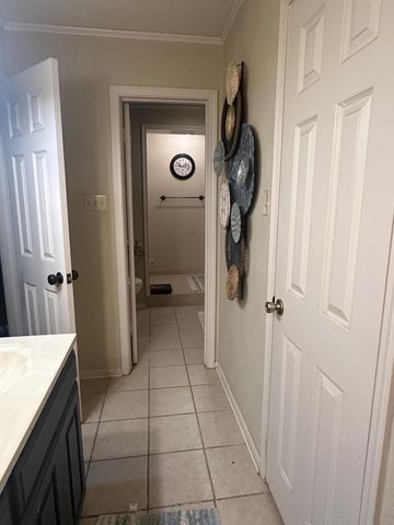 1703 Sha, Longview, TX 75605