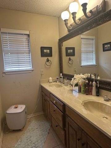 1703 Sha, Longview, TX 75605