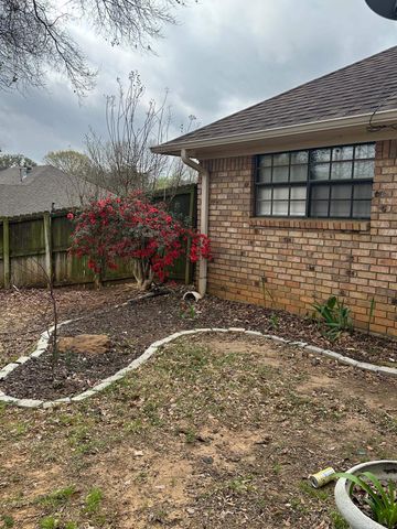 1703 Sha, Longview, TX 75605