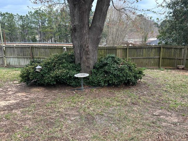 1703 Sha, Longview, TX 75605