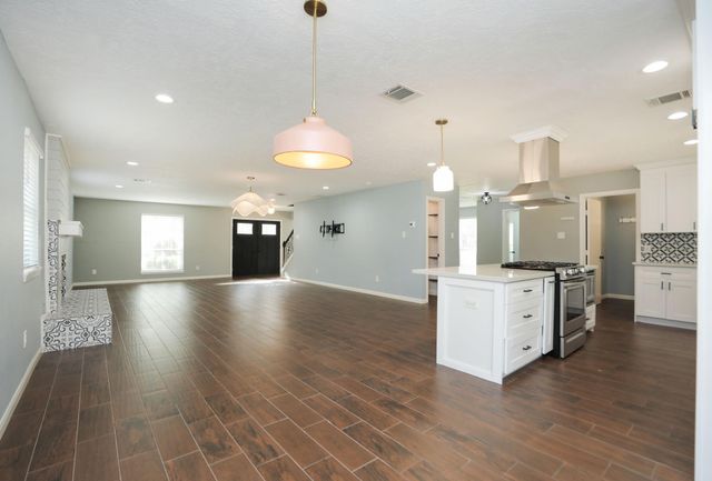 11014 Wickersham Lane, Houston, TX 77042