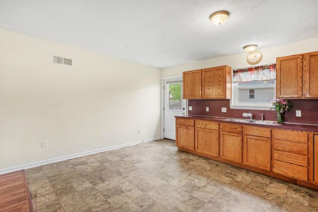 495 W 24th Street, Holland City, MI 49423