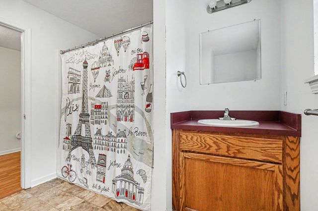 495 W 24th Street, Holland City, MI 49423