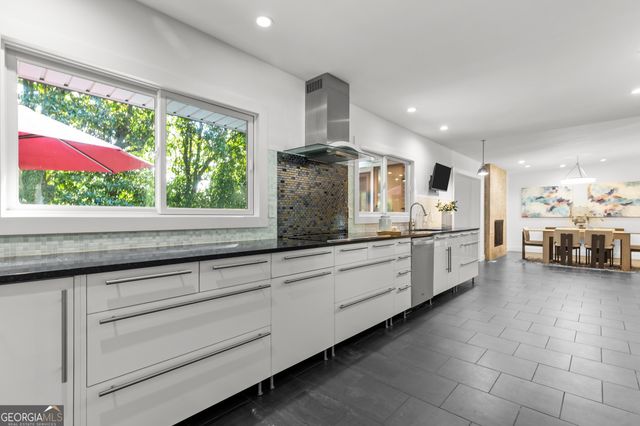 2822 Cartwright Drive, Decatur, GA 30033