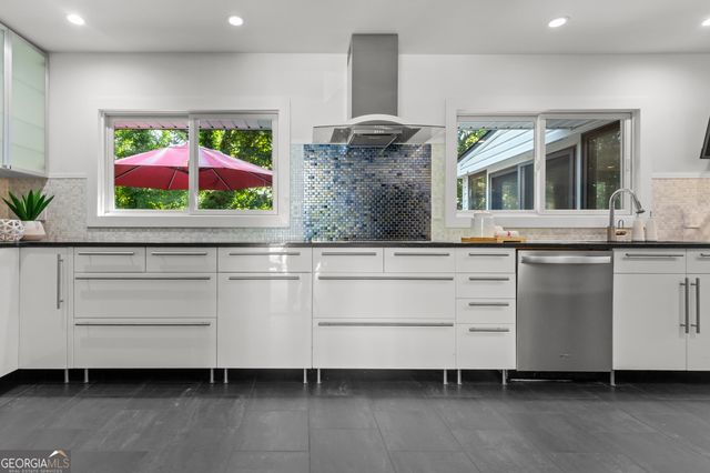 2822 Cartwright Drive, Decatur, GA 30033