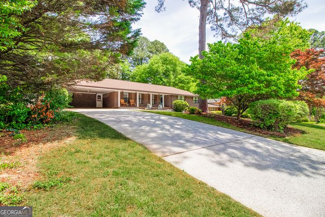 2822 Cartwright Drive, Decatur, GA 30033