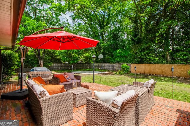 2822 Cartwright Drive, Decatur, GA 30033
