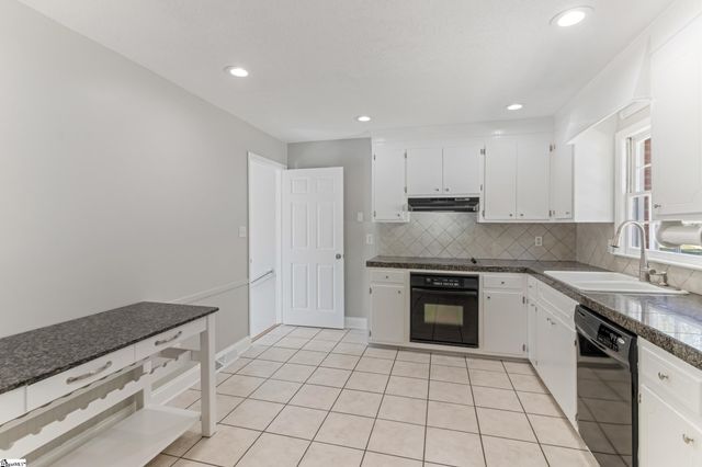 108 Driftway Place, Spartanburg, SC 29301