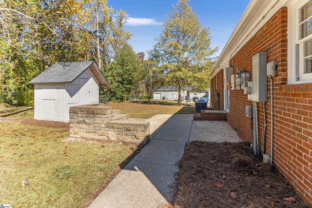 108 Driftway Place, Spartanburg, SC 29301