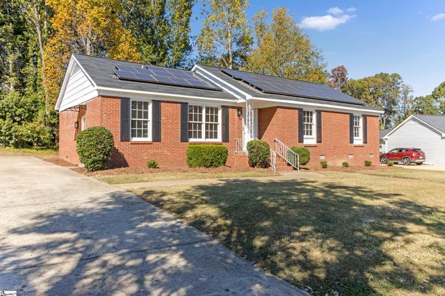 108 Driftway Place, Spartanburg, SC 29301