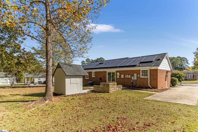 108 Driftway Place, Spartanburg, SC 29301