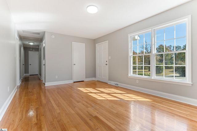 108 Driftway Place, Spartanburg, SC 29301