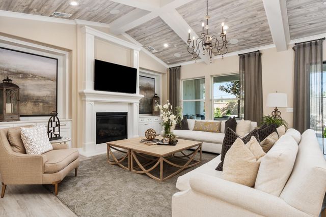 1681 N Shirley Avenue, Clovis, CA 93619