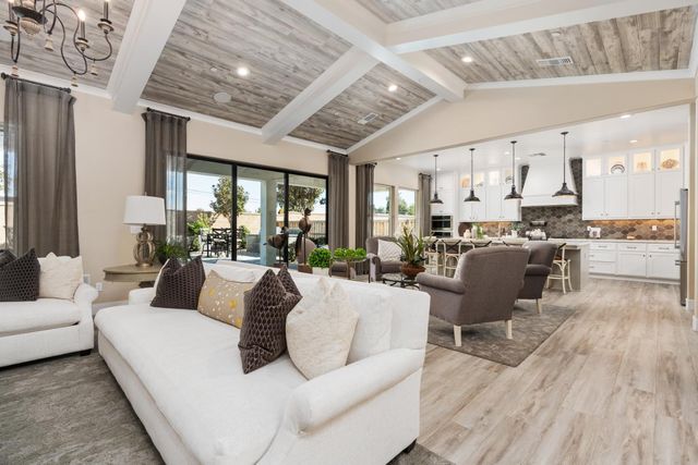 1681 N Shirley Avenue, Clovis, CA 93619