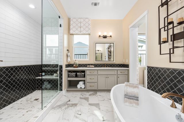 1681 N Shirley Avenue, Clovis, CA 93619