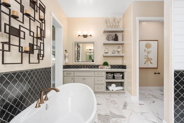 1681 N Shirley Avenue, Clovis, CA 93619