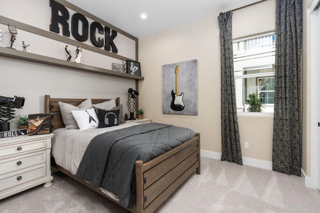 1681 N Shirley Avenue, Clovis, CA 93619